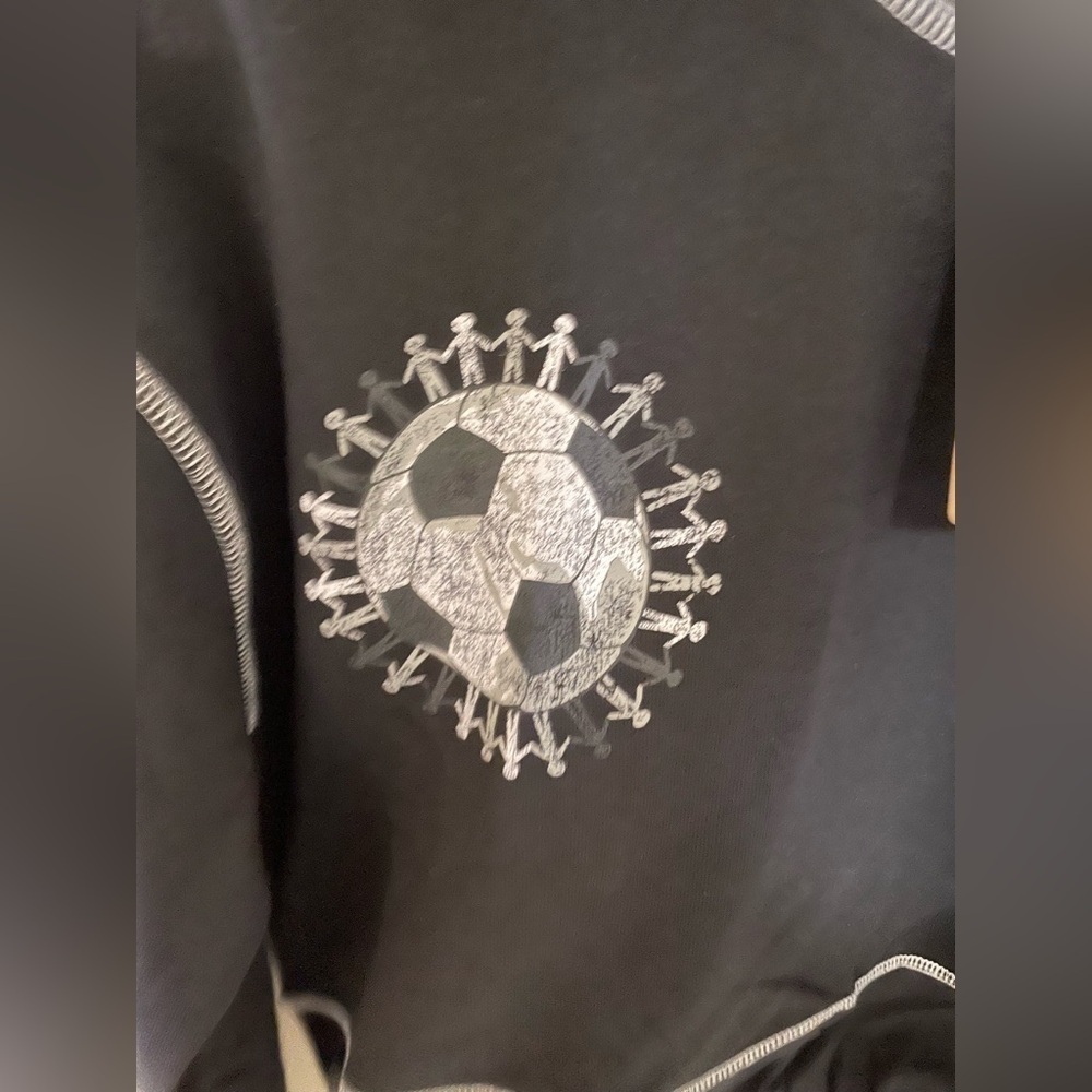 ✨NWT Girls Umbro Soccer Long Sleeve Shirt Size M - Picture 3 of 8